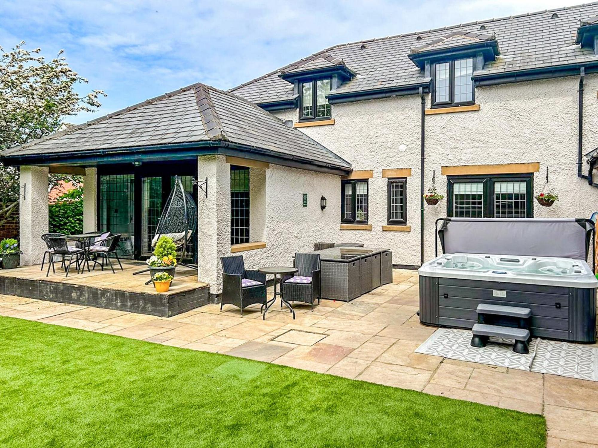 Castlebar Villa Little Singleton Exterior photo
